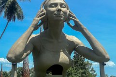 Luna Statue Original